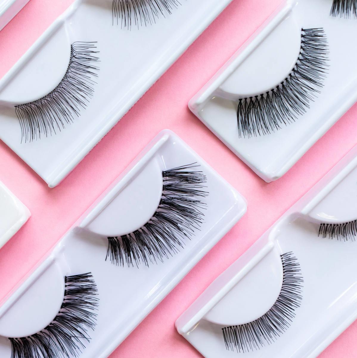 False / Fake Eyelashes